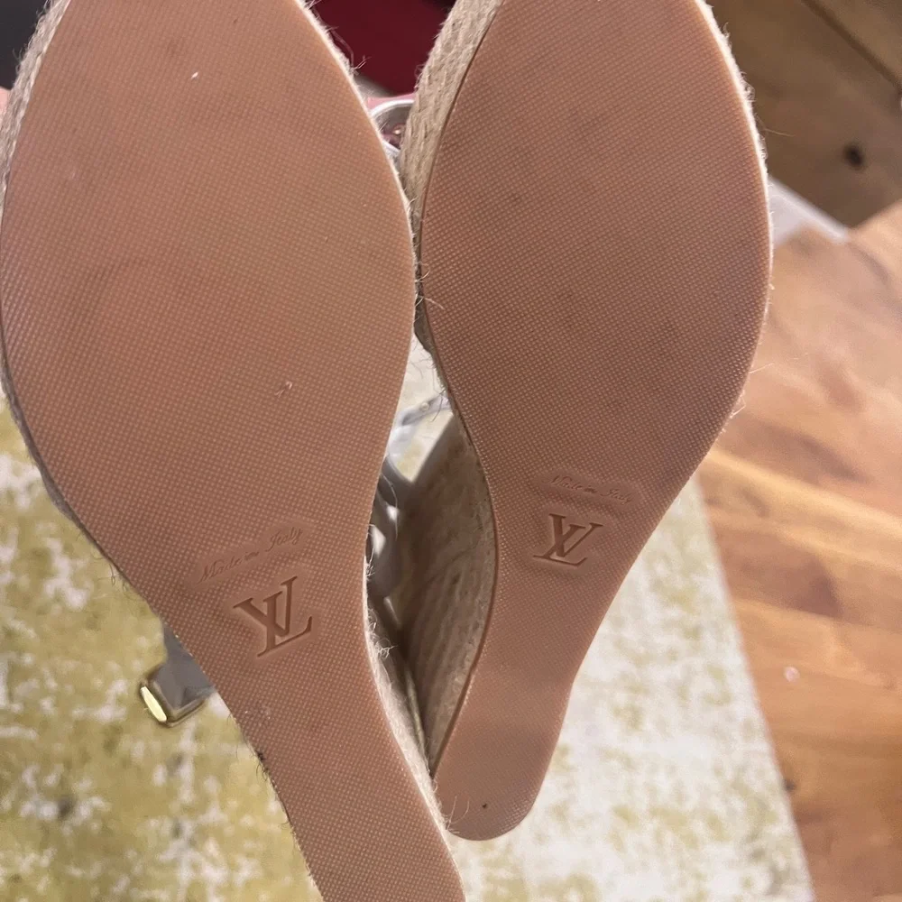 Stunning Louis Vuitton Platform Sandals- perfect for summer parties! - Picture 2 of 3